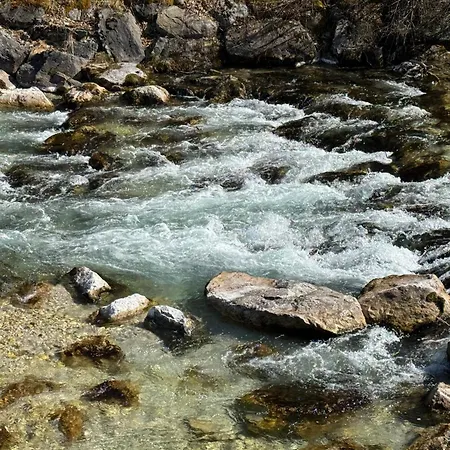 Karwendelwald Nahe Wanderweg, Skilift, Isar Und Edeka Mittenwald