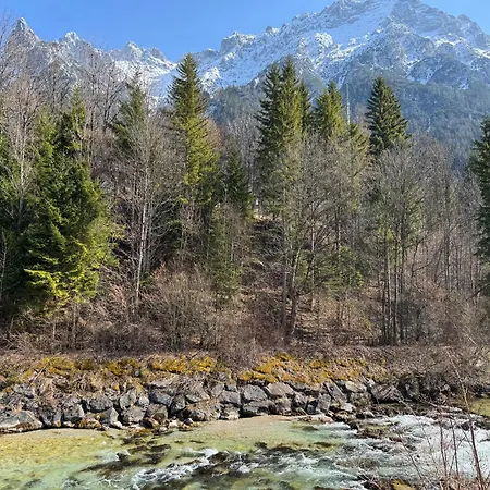 Karwendelwald Nahe Wanderweg, Skilift, Isar Und Edeka